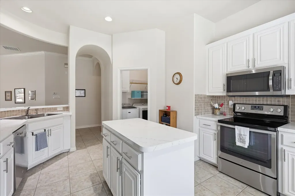 8720 Lariat Circle Fort Worth TX 76244