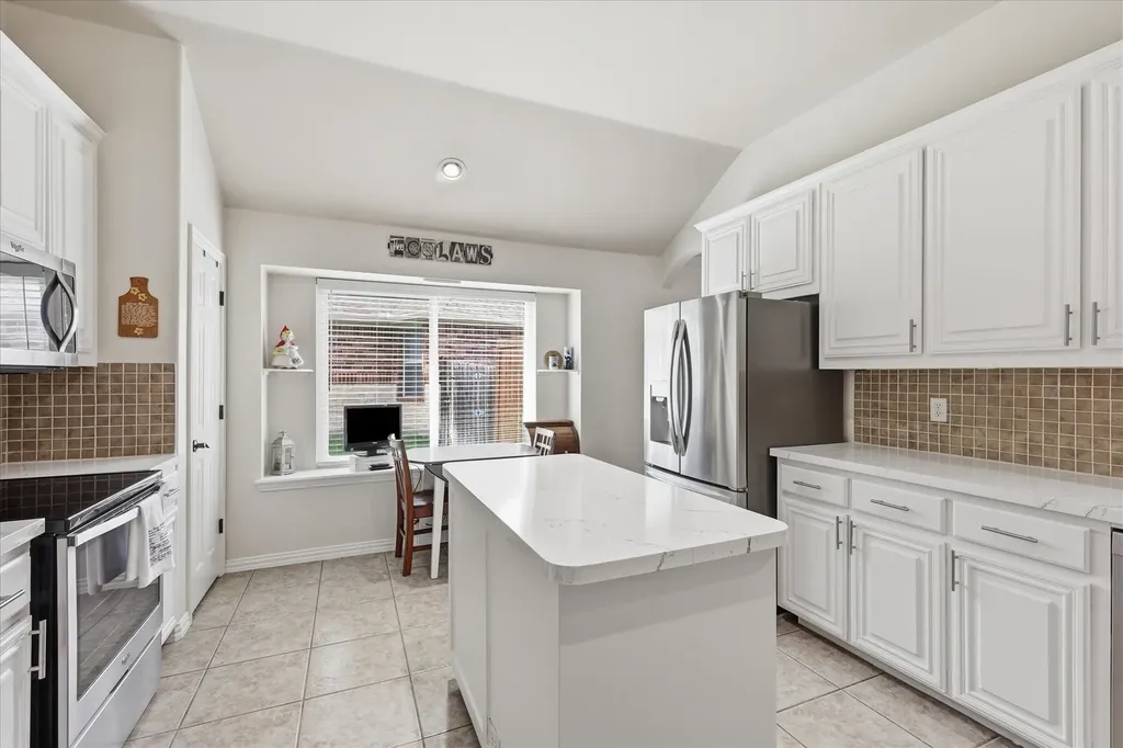 8720 Lariat Circle Fort Worth TX 76244