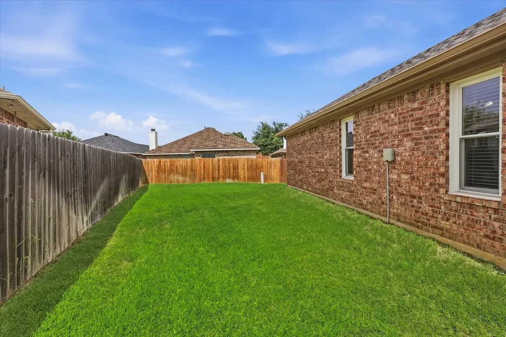 8720 Lariat Circle Fort Worth TX 76244