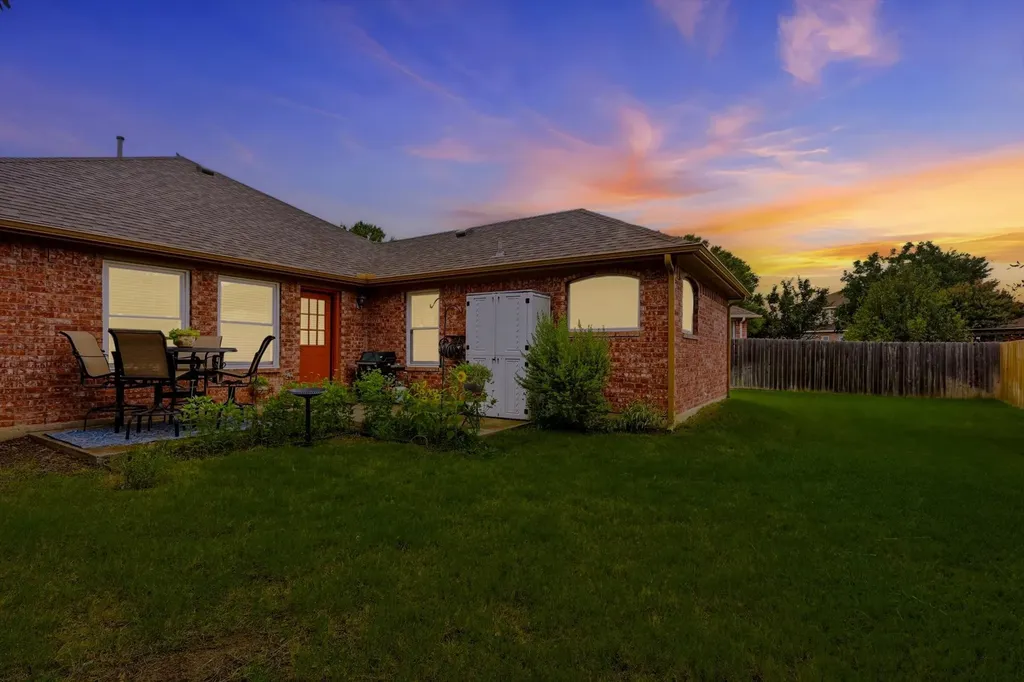 8720 Lariat Circle Fort Worth TX 76244