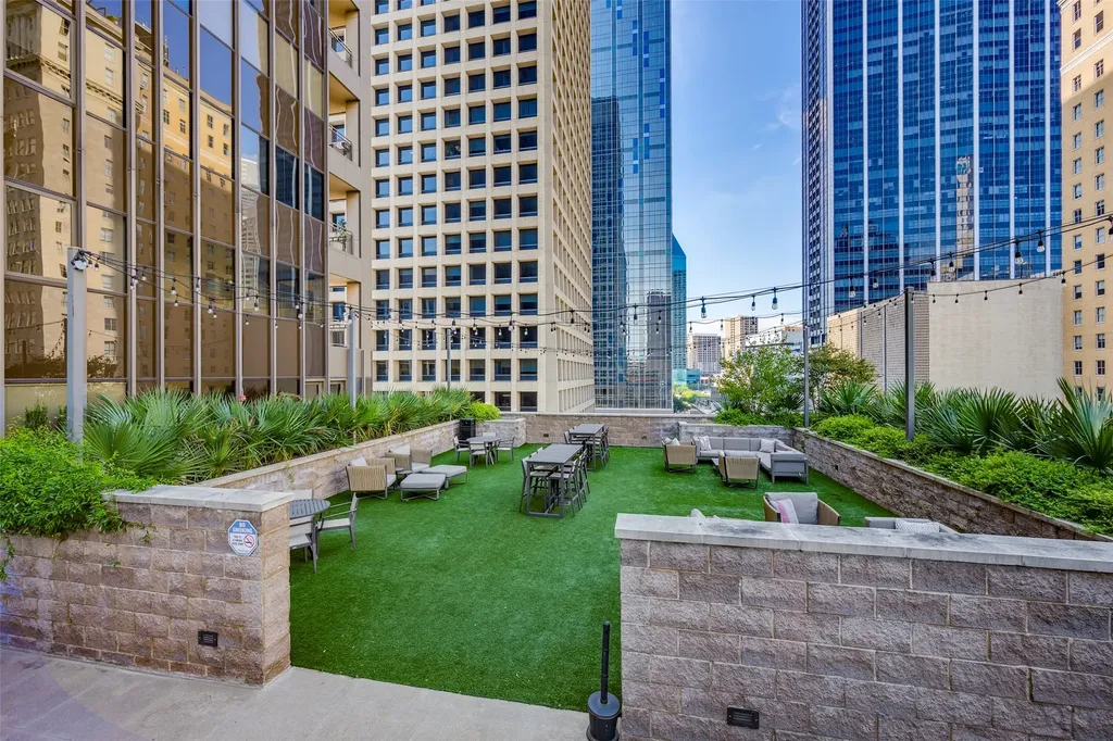 1200 Main Street Dallas TX 75202