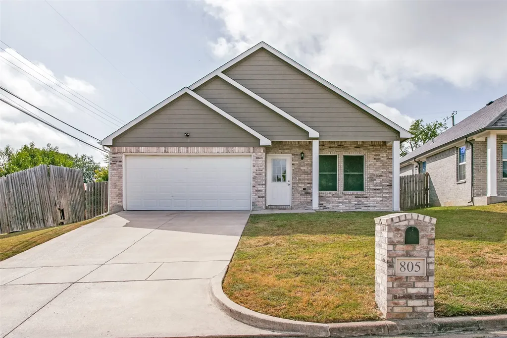 805 N Ridge Drive White Settlement TX 76108