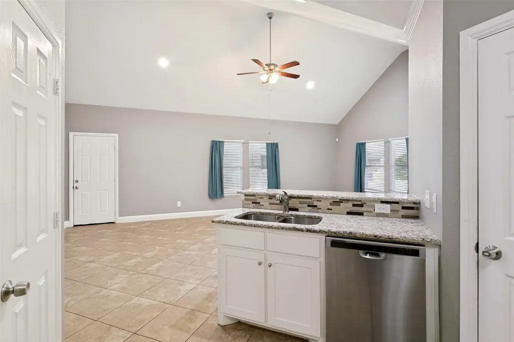 805 N Ridge Drive White Settlement TX 76108