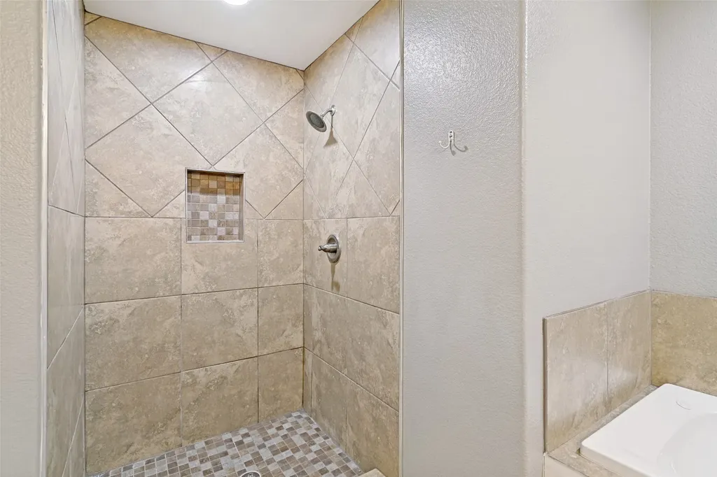 805 N Ridge Drive White Settlement TX 76108