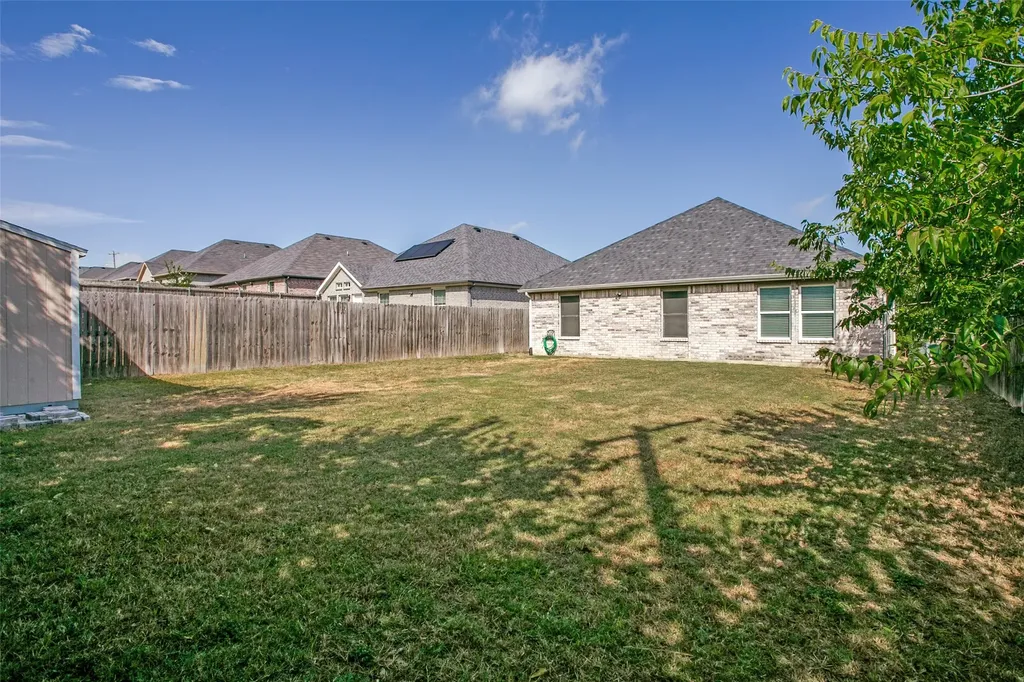 805 N Ridge Drive White Settlement TX 76108
