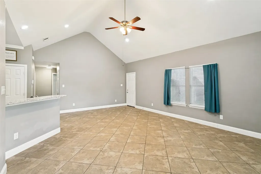 805 N Ridge Drive White Settlement TX 76108