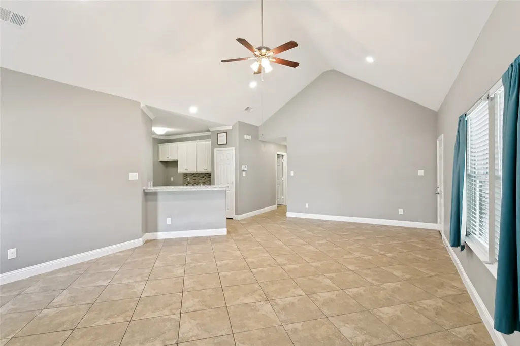805 N Ridge Drive White Settlement TX 76108