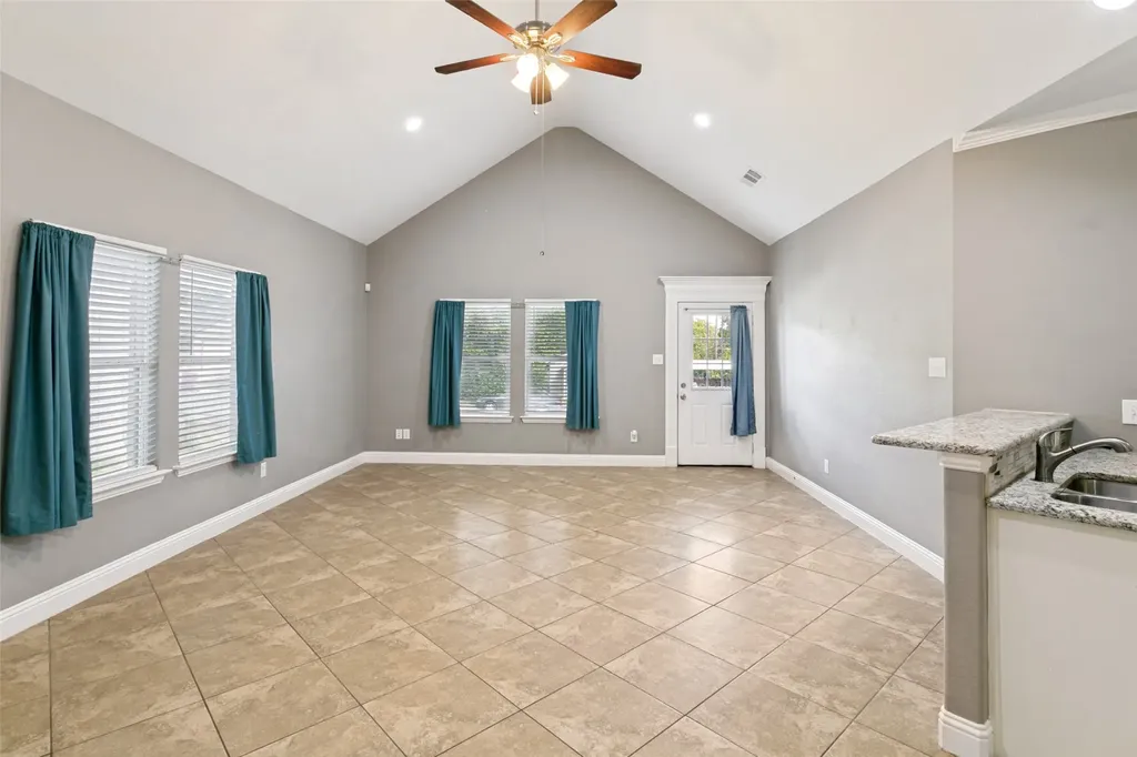 805 N Ridge Drive White Settlement TX 76108