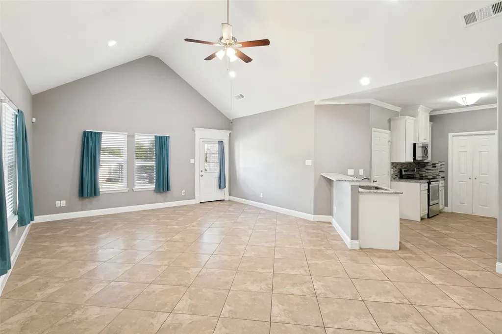 805 N Ridge Drive White Settlement TX 76108
