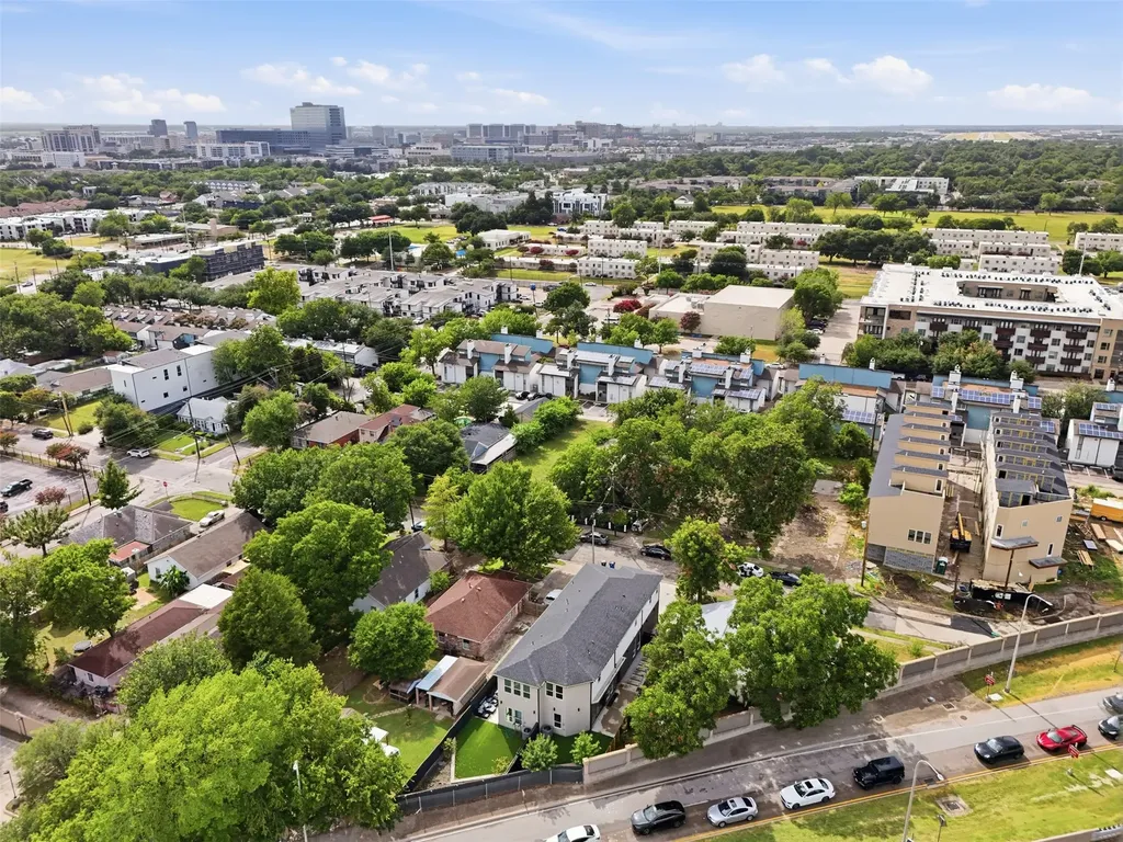 2724 Hondo Dallas TX 75219