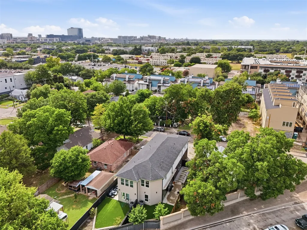 2724 Hondo Dallas TX 75219