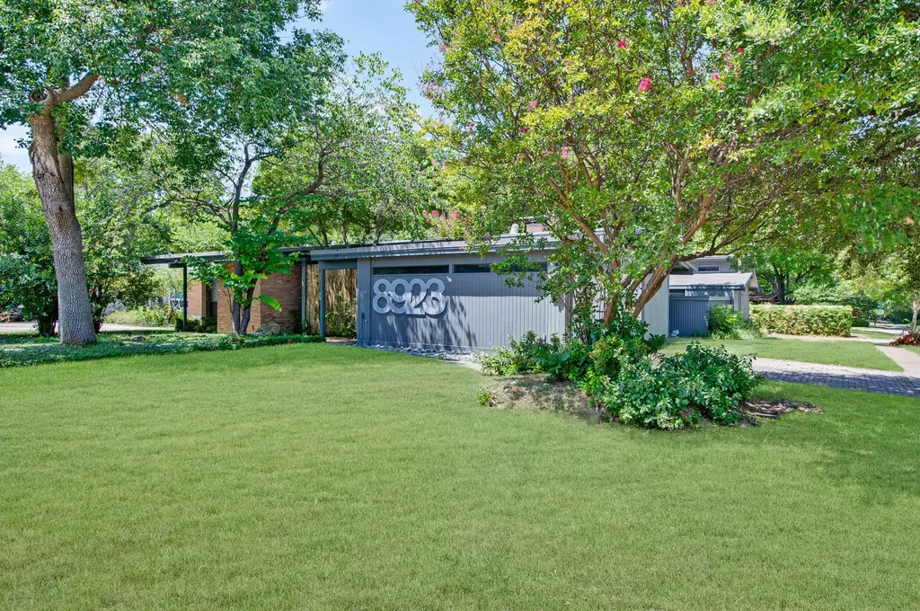 8923 Rolling Rock Lane Dallas TX 75238