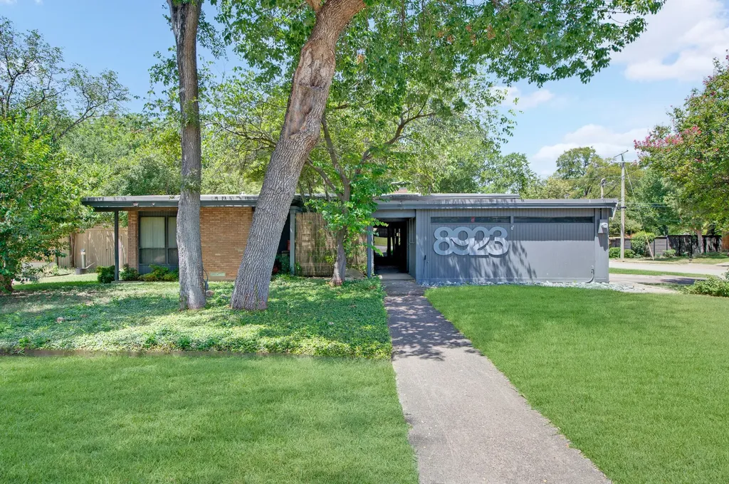 8923 Rolling Rock Lane Dallas TX 75238