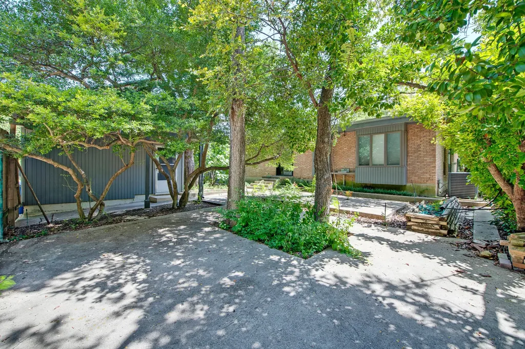 8923 Rolling Rock Lane Dallas TX 75238