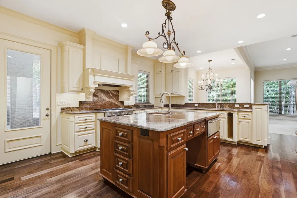 2030 Equestrian Lane Tyler TX 75703
