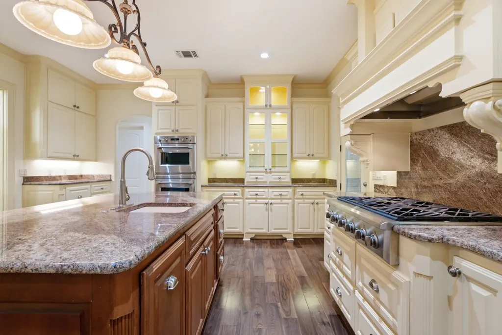 2030 Equestrian Lane Tyler TX 75703