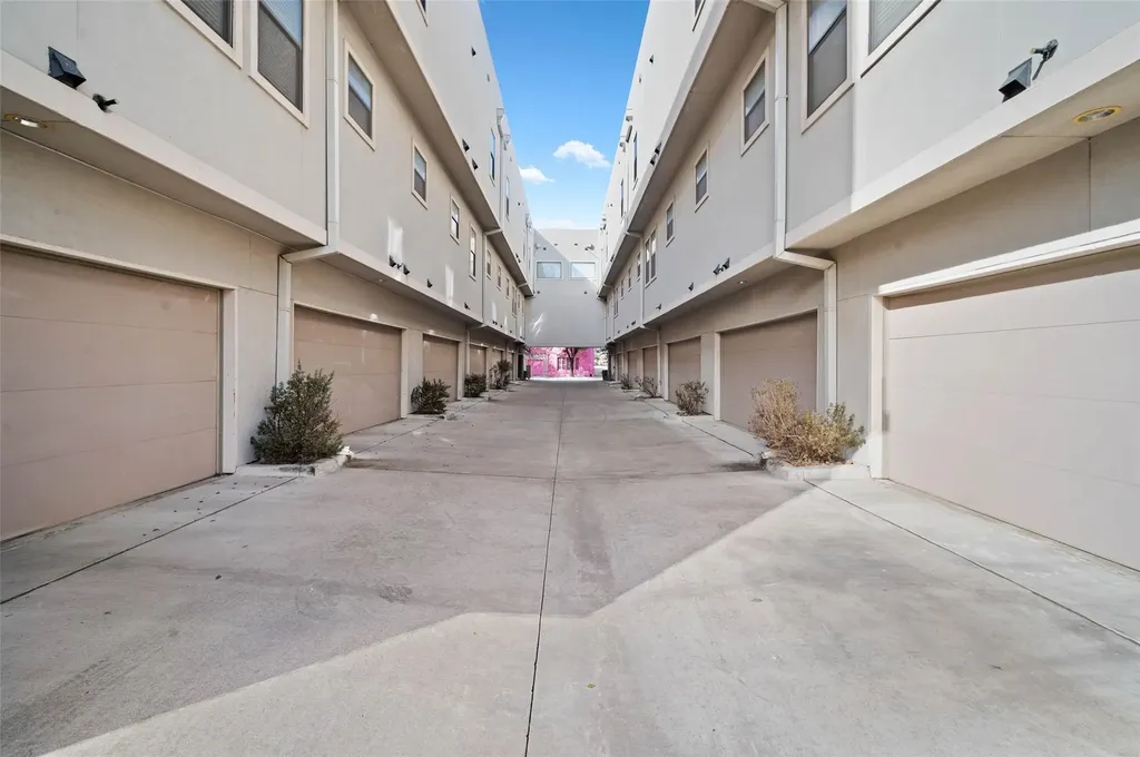 3134 Ross Avenue Dallas TX 75204