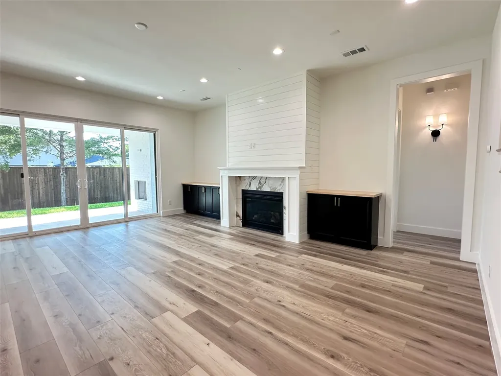 3908 Rochelle Drive Dallas TX 75220