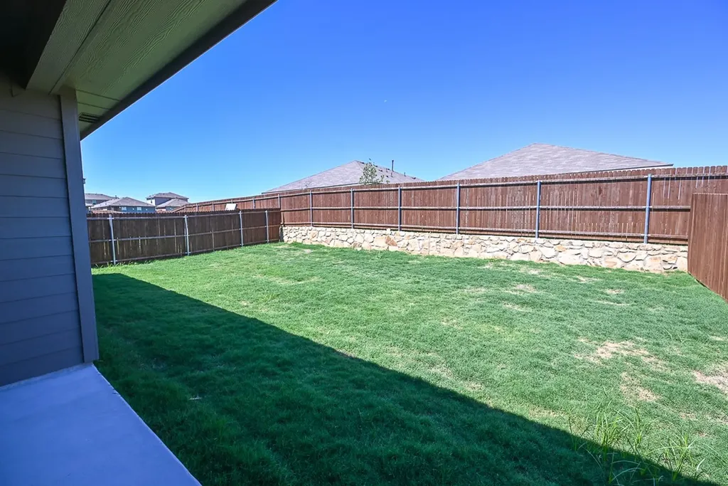 121 Hollytree Lane Boyd TX 76023