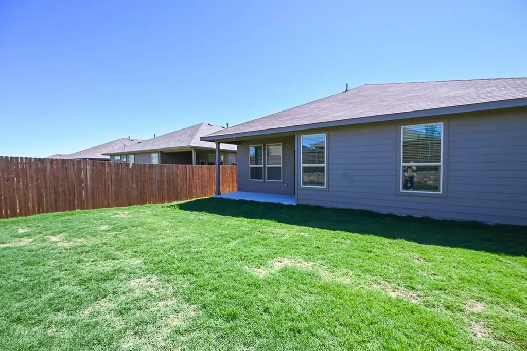 121 Hollytree Lane Boyd TX 76023