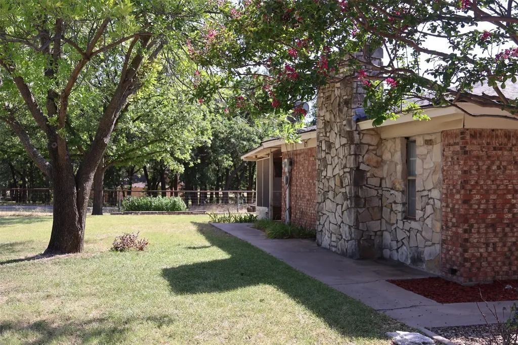 4315 Waples Road Granbury TX 76049