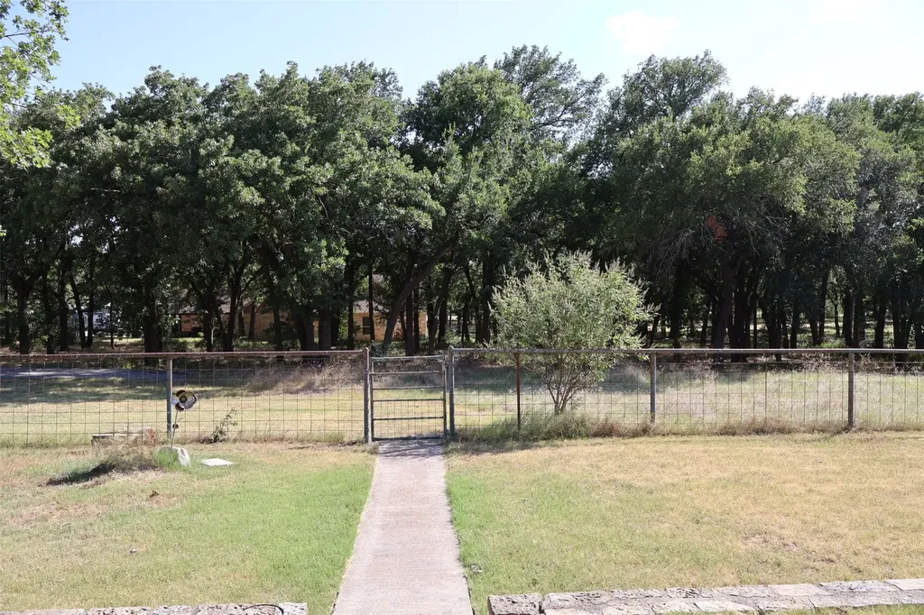 4315 Waples Road Granbury TX 76049