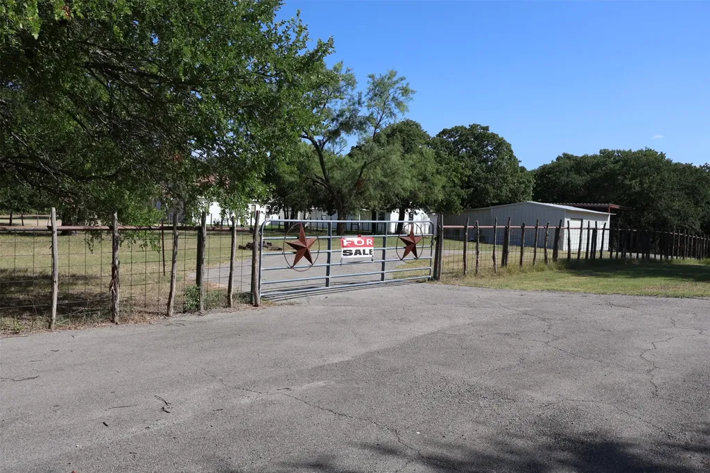 4315 Waples Road Granbury TX 76049