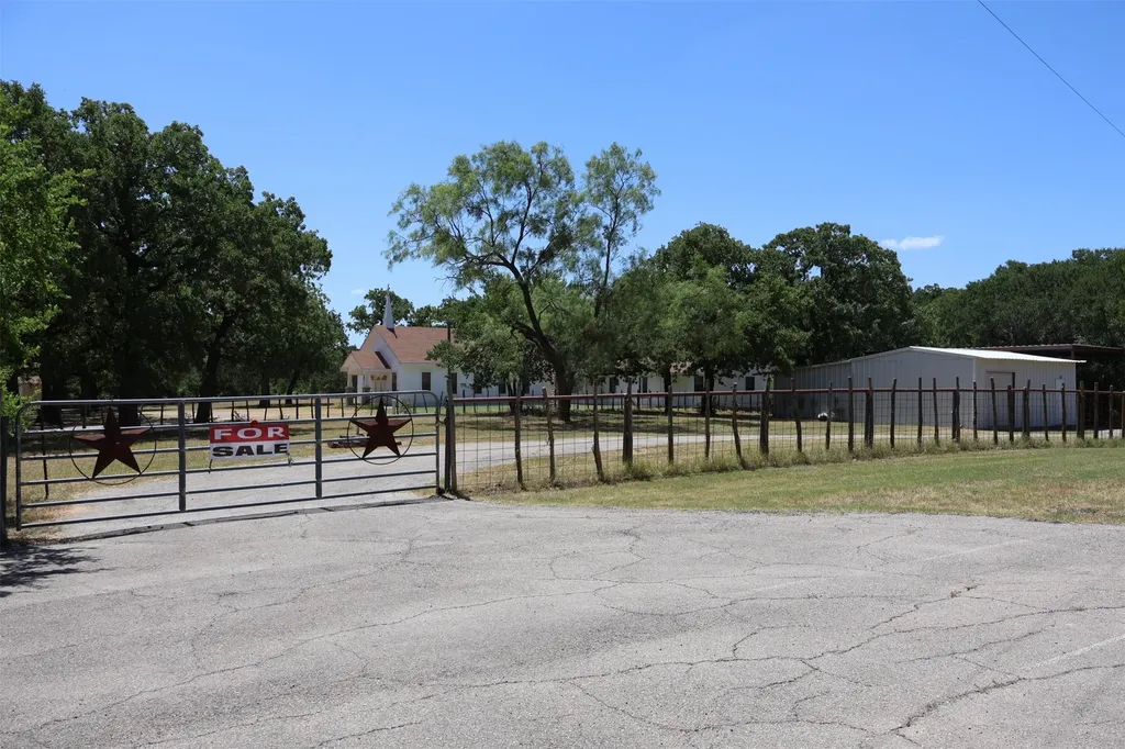 4315 Waples Road Granbury TX 76049