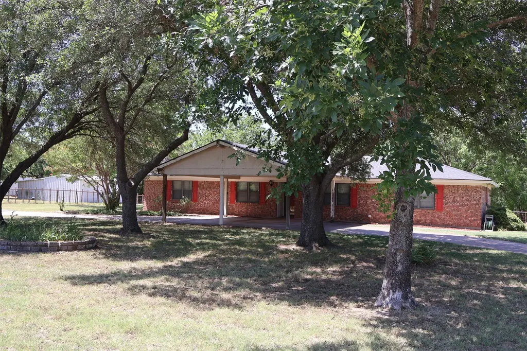 4315 Waples Road Granbury TX 76049
