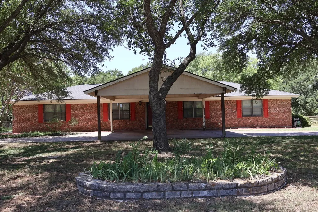4315 Waples Road Granbury TX 76049