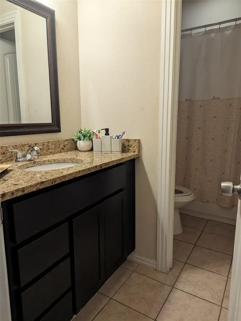 2715 Britton Avenue Dallas TX 75216
