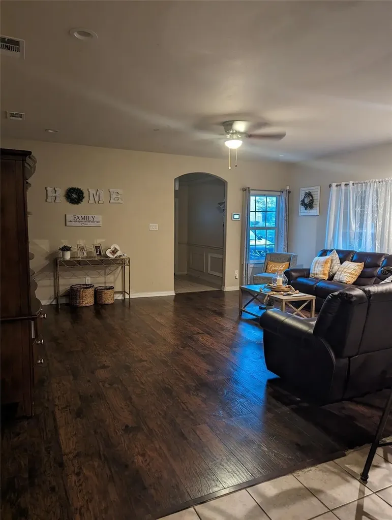 2715 Britton Avenue Dallas TX 75216