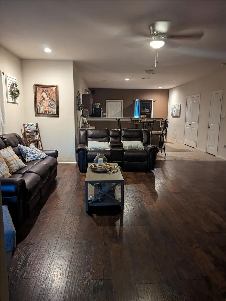 2715 Britton Avenue Dallas TX 75216