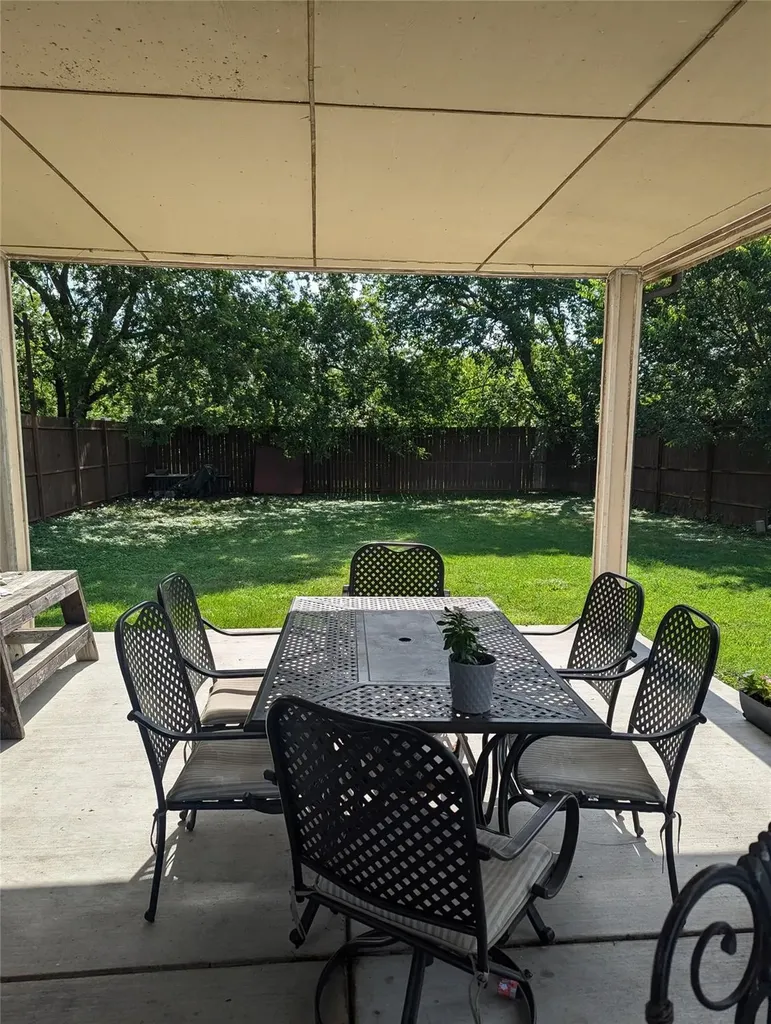 2715 Britton Avenue Dallas TX 75216