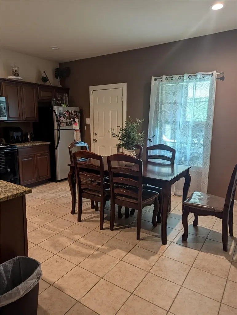 2715 Britton Avenue Dallas TX 75216