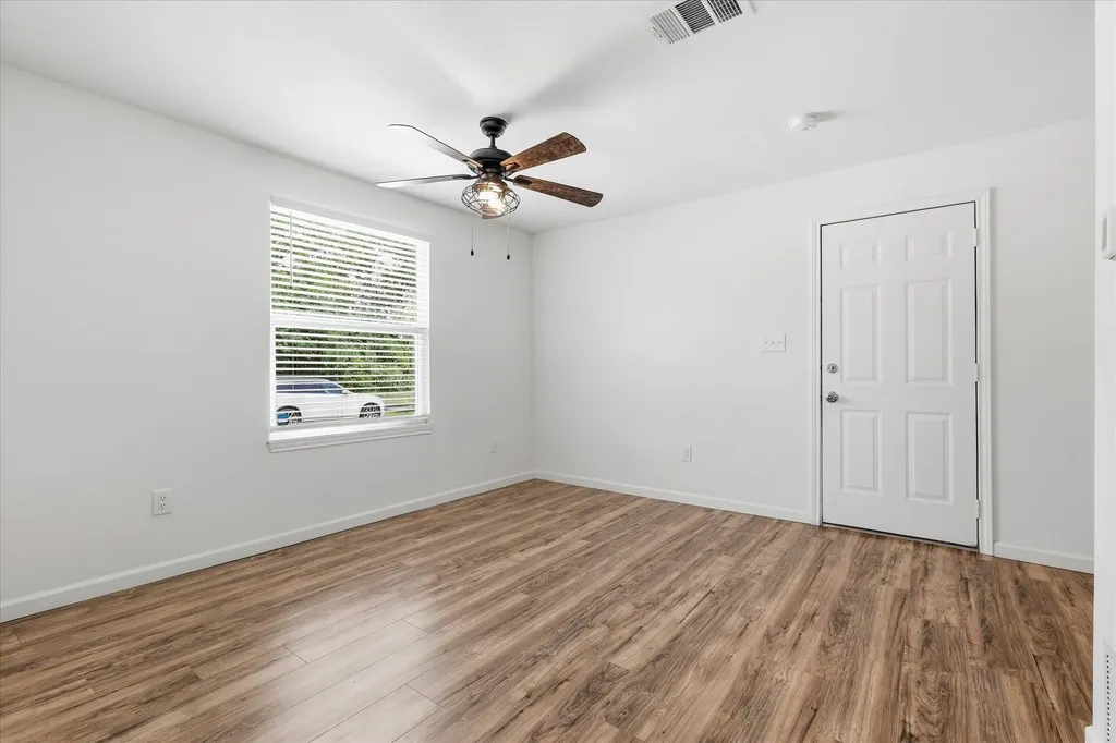 358 Birch Street Lewisville TX 75057