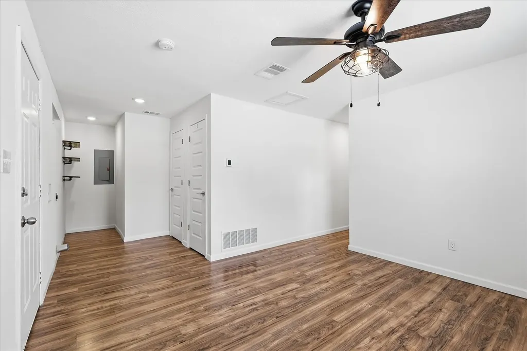 358 Birch Street Lewisville TX 75057