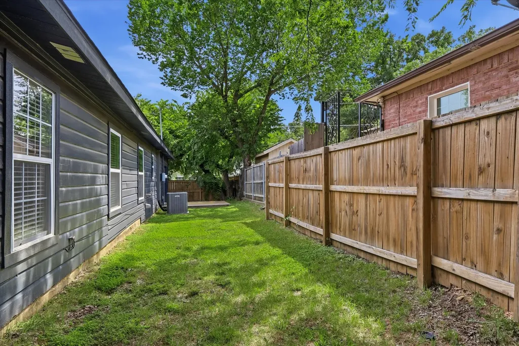 358 Birch Street Lewisville TX 75057