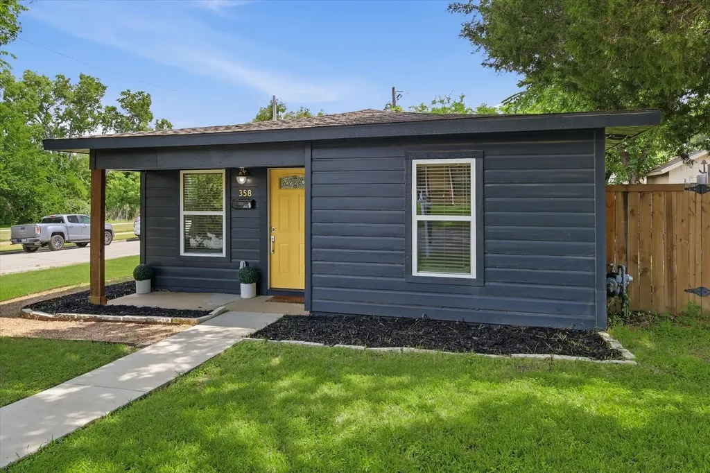 358 Birch Street Lewisville TX 75057