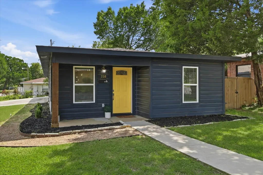 358 Birch Street Lewisville TX 75057
