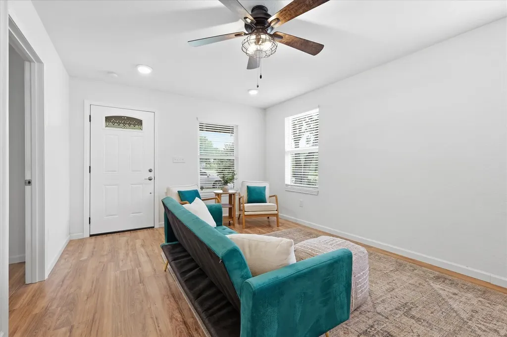 358 Birch Street Lewisville TX 75057