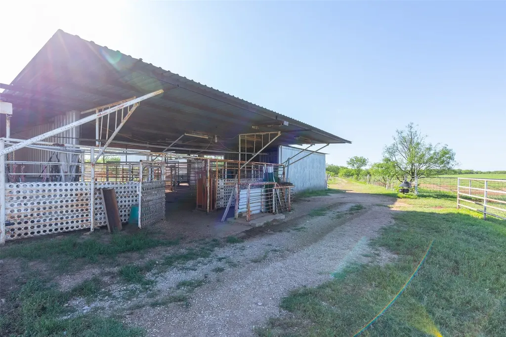 12085 Cr 250 Clyde TX 79510