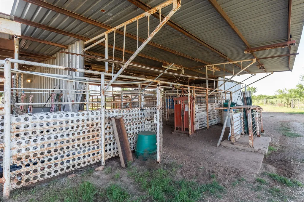 12085 Cr 250 Clyde TX 79510