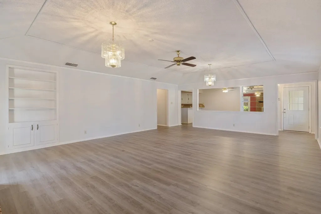 504 Woodland Hills Drive Tyler TX 75701