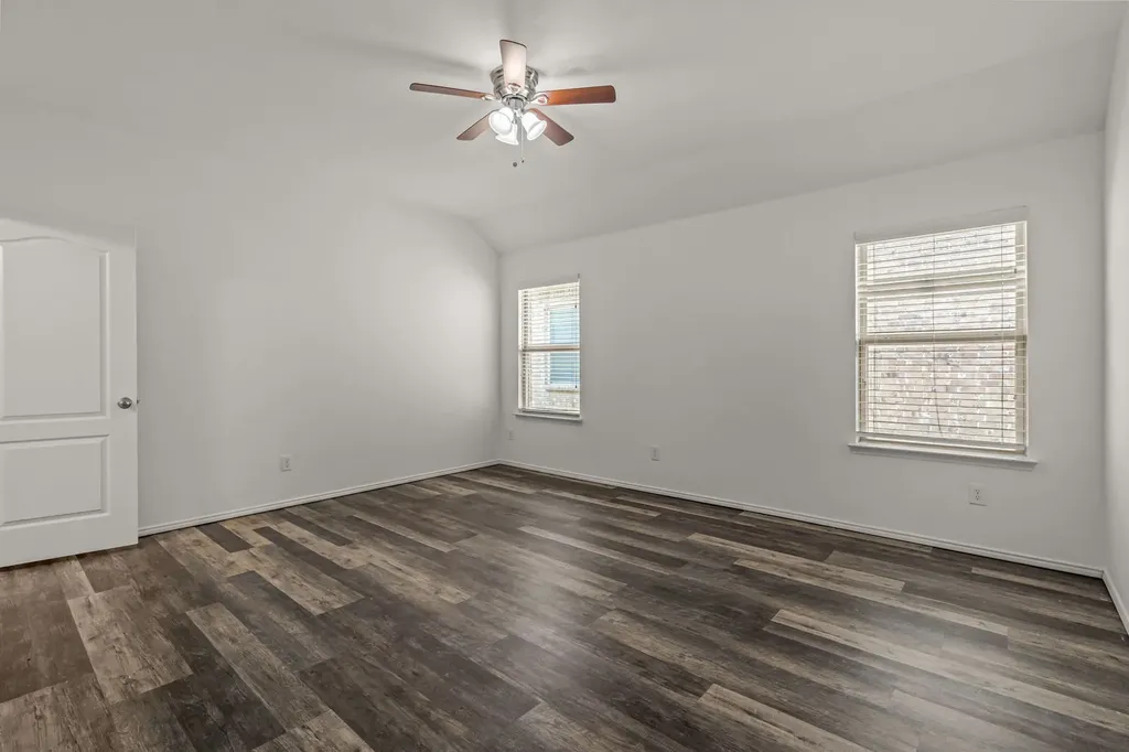 4716 Meadow Green Trail Fort Worth TX 76244