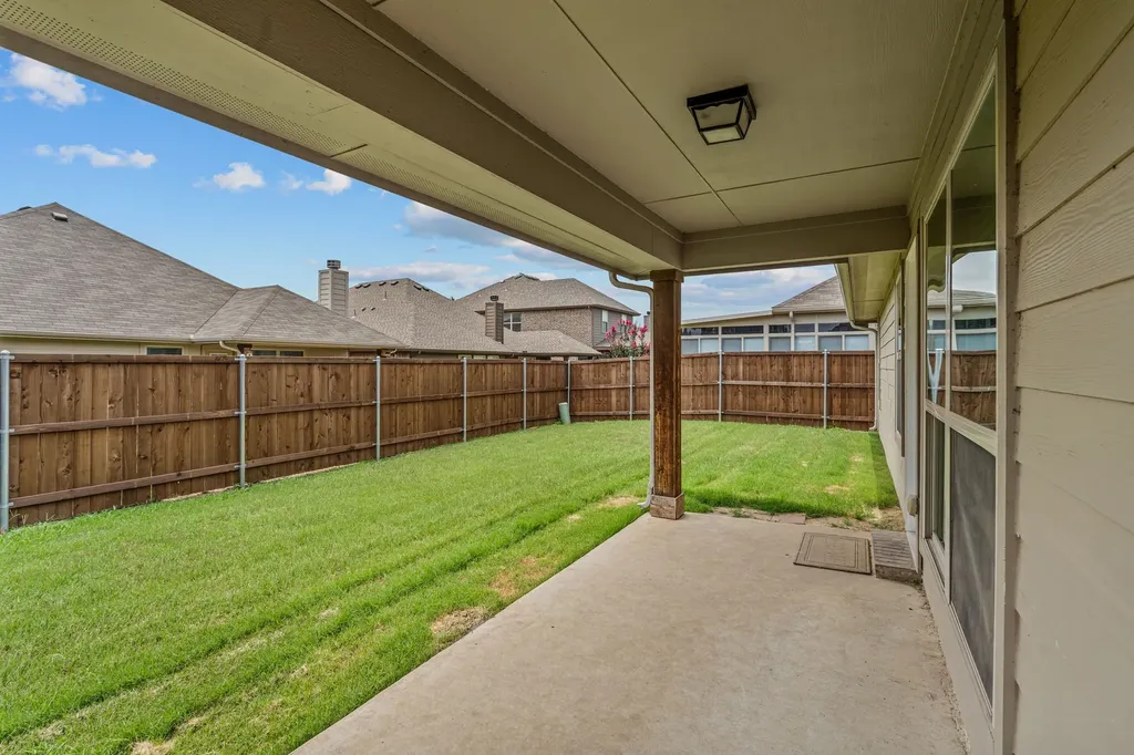 4716 Meadow Green Trail Fort Worth TX 76244