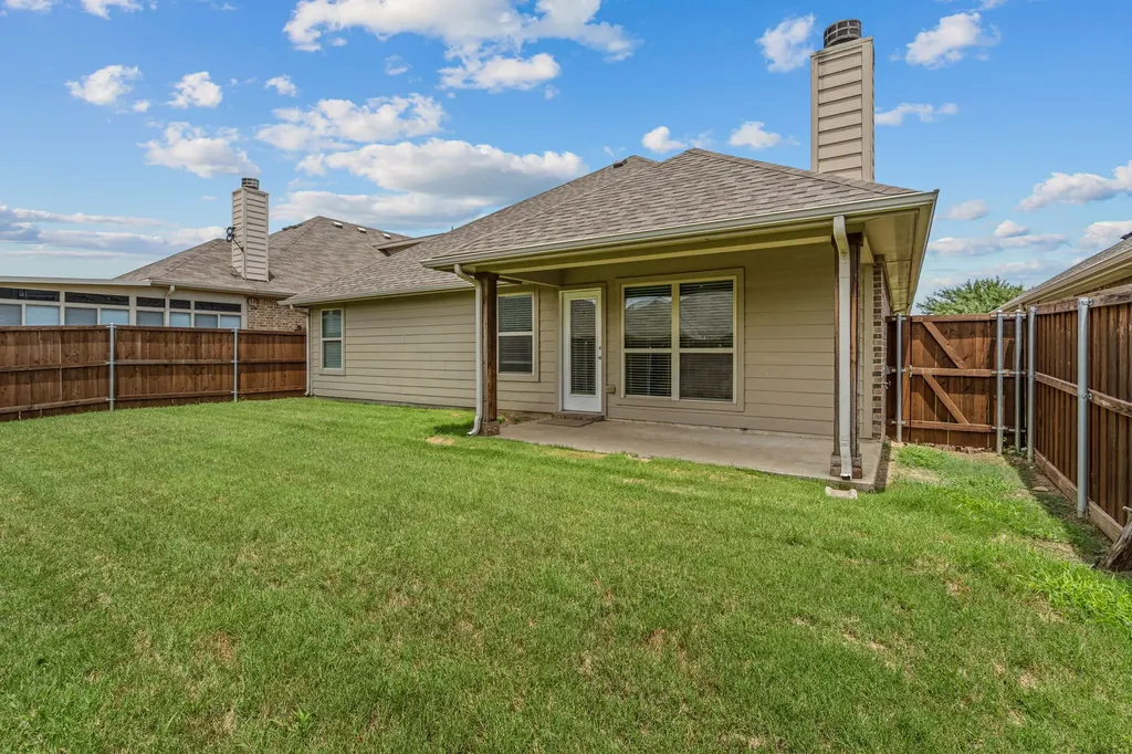 4716 Meadow Green Trail Fort Worth TX 76244