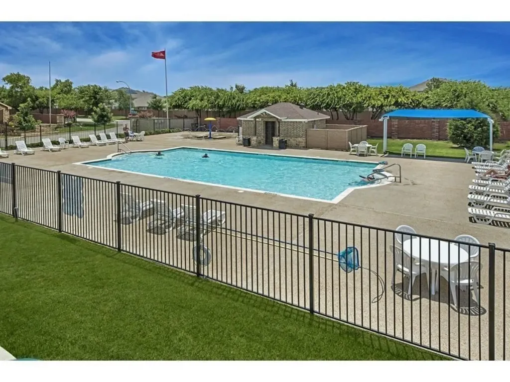 4716 Meadow Green Trail Fort Worth TX 76244