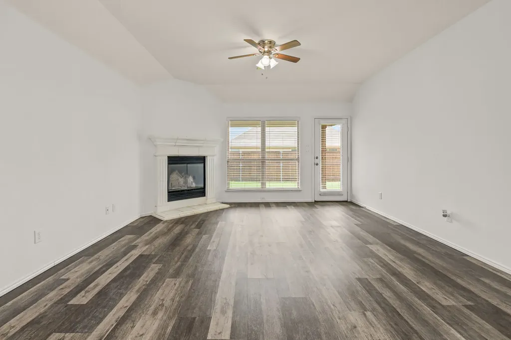 4716 Meadow Green Trail Fort Worth TX 76244
