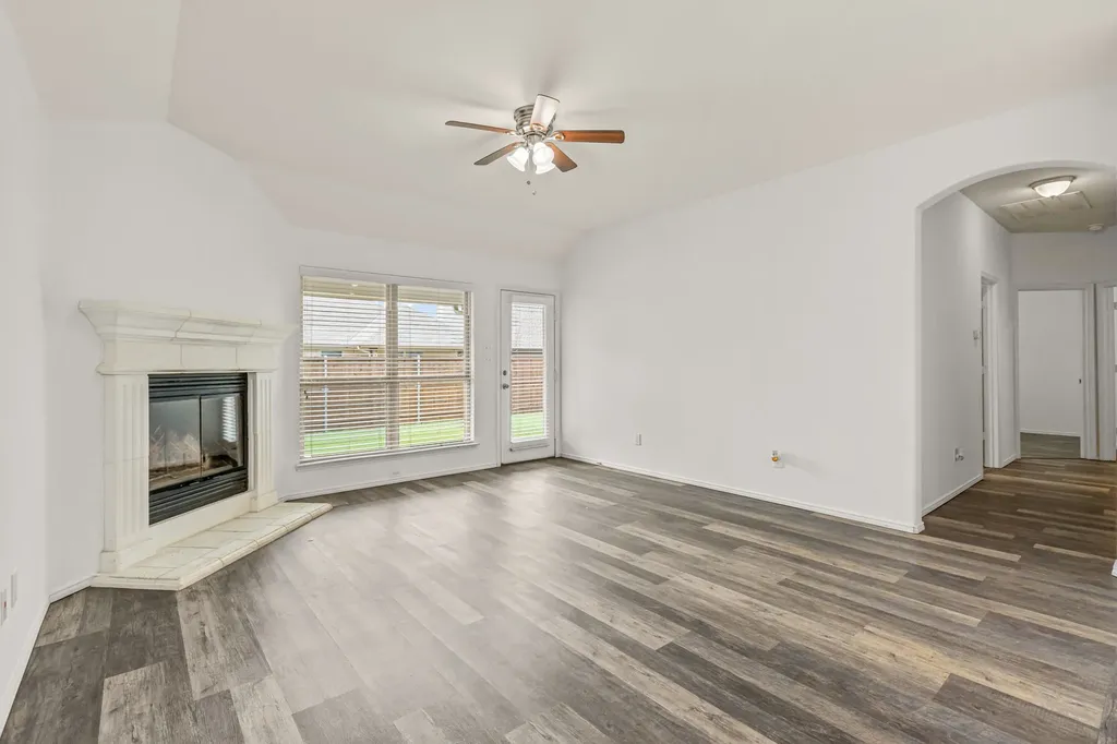4716 Meadow Green Trail Fort Worth TX 76244